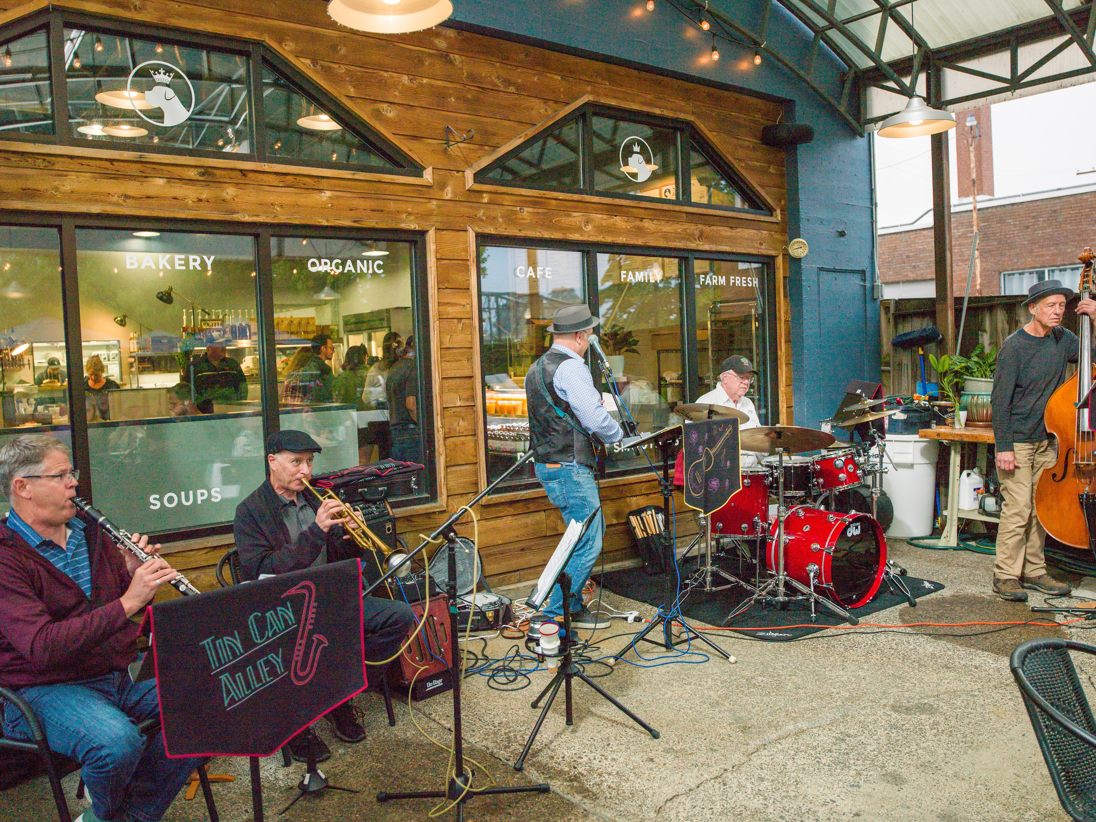 Live music on the Bodhi Bistro patio